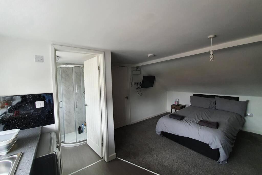2Nd Floor Comfy Swindon Centre - Loft Studio Διαμέρισμα Εξωτερικό φωτογραφία