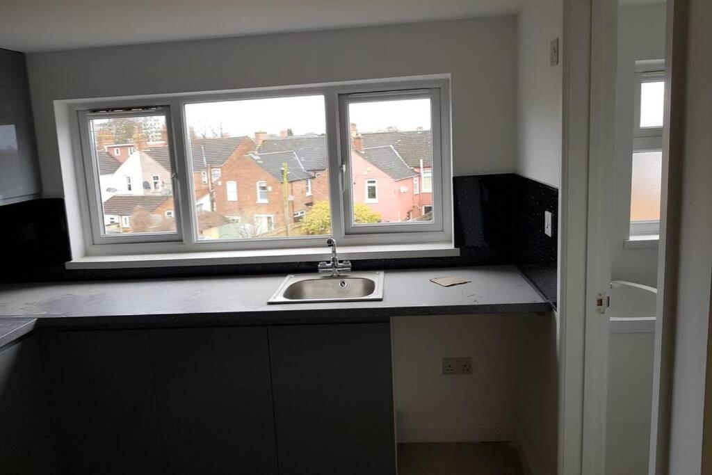 2Nd Floor Comfy Swindon Centre - Loft Studio Διαμέρισμα Εξωτερικό φωτογραφία